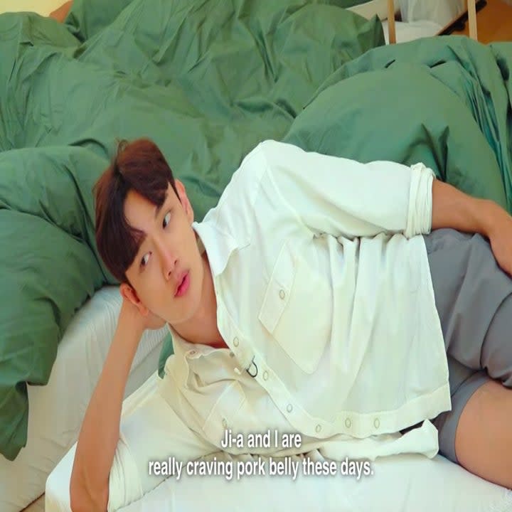 Hyeon-joong leans on the bed saying 