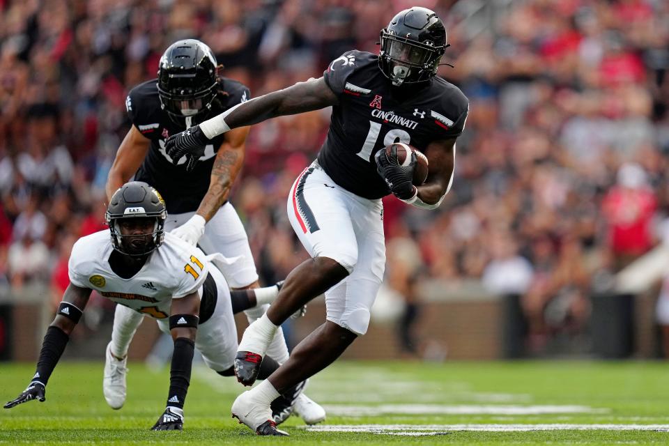 Cincinnati Bearcat Chamon Metayer has shown flashes of greatness. With Josh Whyle and Leonard Taylor off to the NFL, 2023 could be his year to shine.