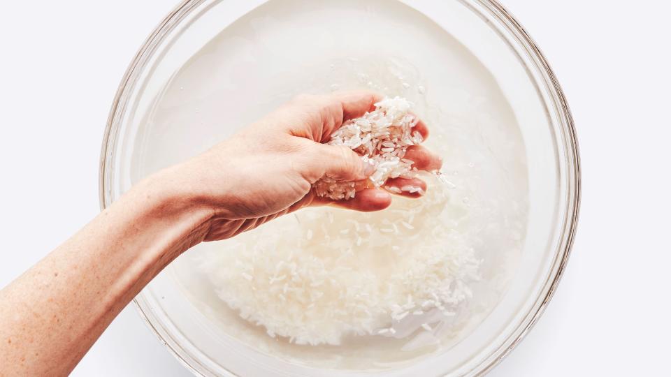 Is it necessary to rinse rice?