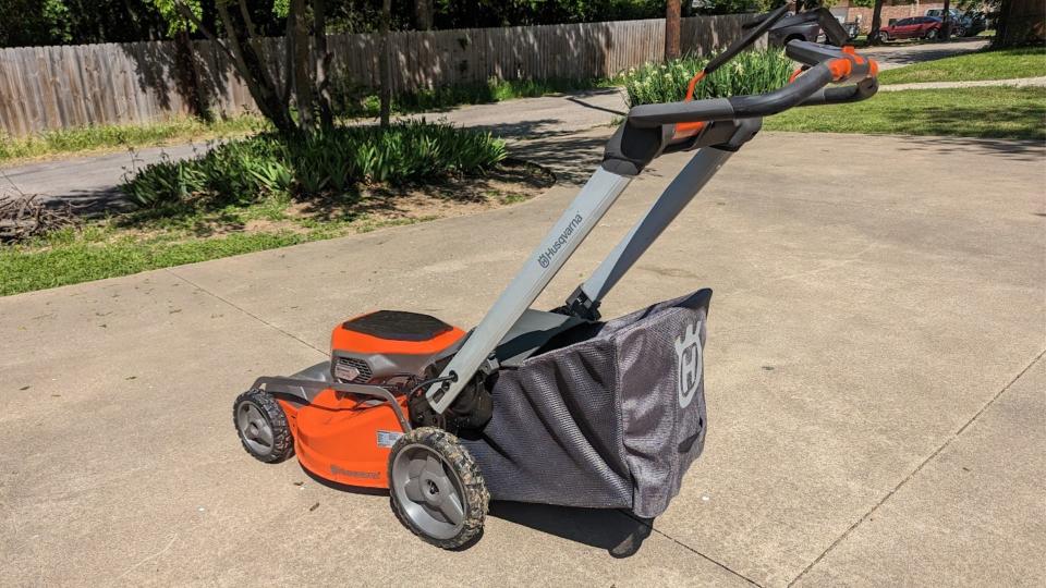 The Husqvarna Lawn Xpert LE-32 after use