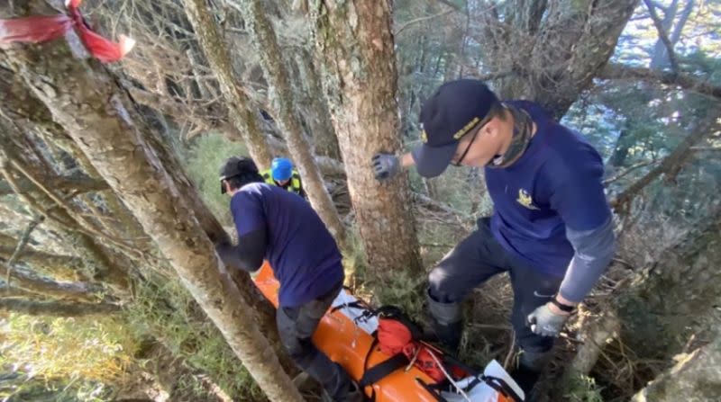 ▲三總實習醫師蔡男，攀登羊頭山不慎跌落邊坡身亡。（圖／翻攝畫面）