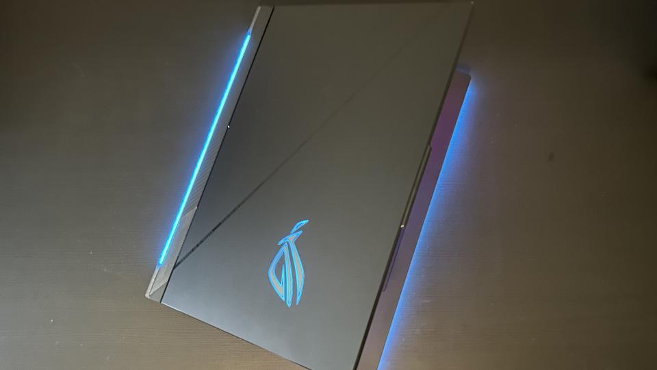 Asus ROG Strix Scar 18 lid with RGB on