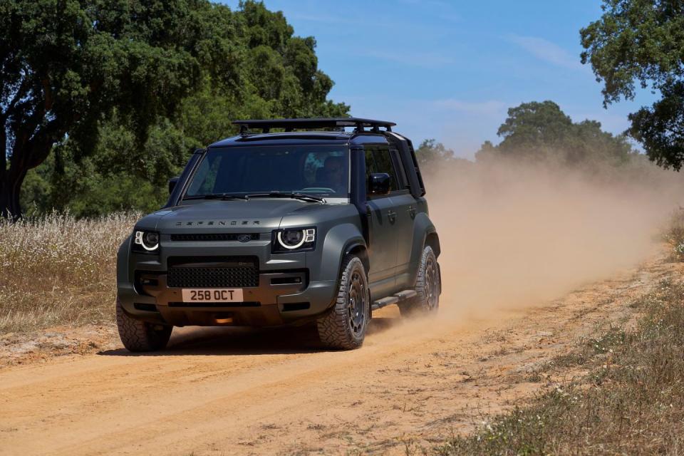 2025 land rover defender octa