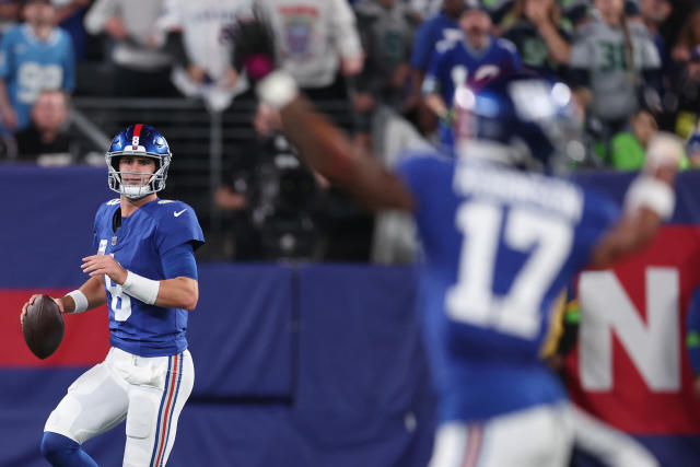 New York Giants' Daniel Jones exits Week 5 game with head injury