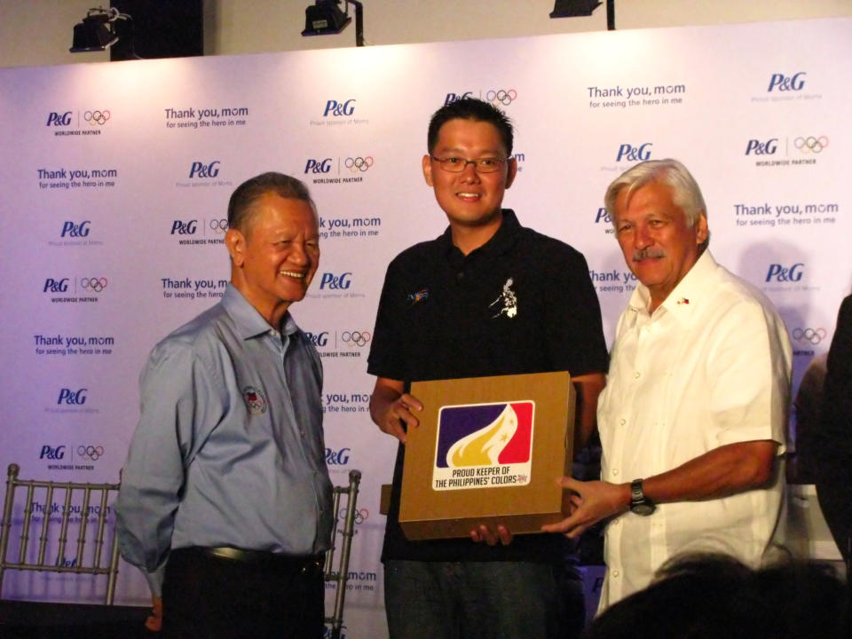 Brian Rosario with POC president Jose Cojuangco and PSC Chairman Richie Garcia at the Olympic athletes' send-off last month.