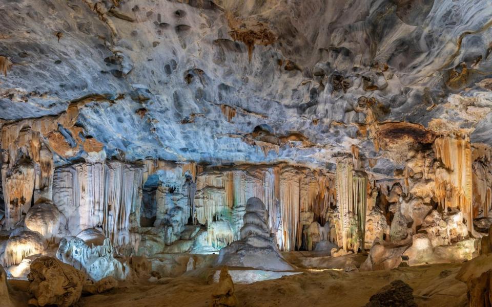 View of stalagmites and stalactites inside the Cango Caves, Oudtshoorn, Western Cape