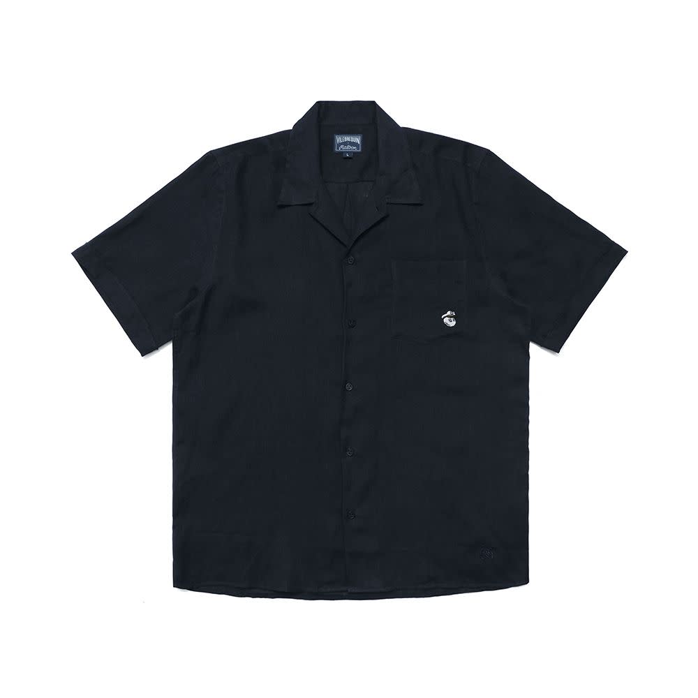 <p><a href="https://malbongolf.com/collections/vilebrequin/products/m-harz3u33-390-bleu-marine-malbon-x-vilebrequin-charli-yacht-club-buckets-shirt" rel="nofollow noopener" target="_blank" data-ylk="slk:Shop Now;elm:context_link;itc:0;sec:content-canvas" class="link rapid-noclick-resp">Shop Now</a></p><p>Charli Yacht Club Buckets Shirt</p><p>$175.00</p><p>malbongolf.com</p>