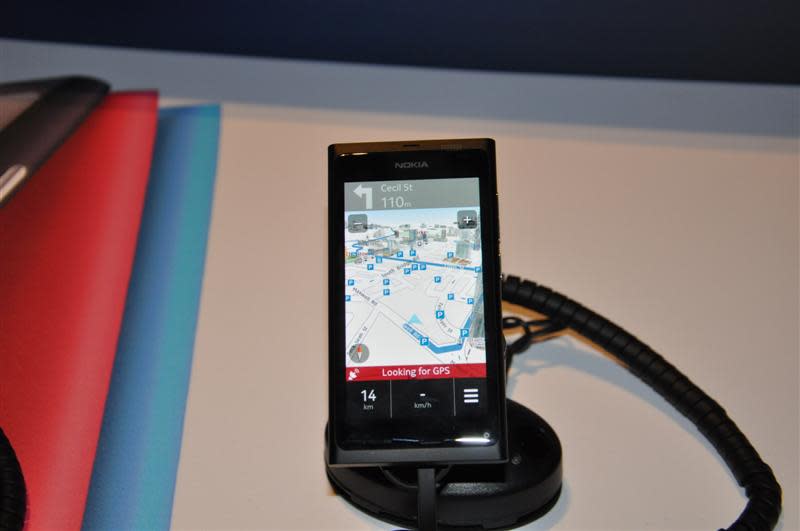 Nokia N9 comes to Singapore