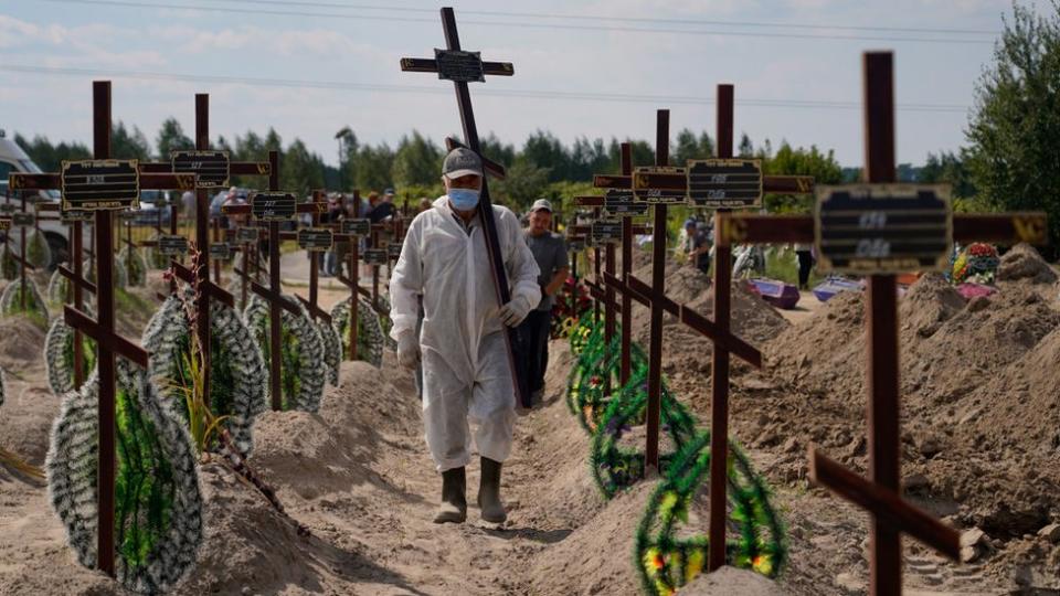 Un cementerio cerca de Bucha