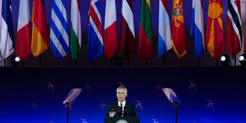 Feierliche Atmospähre, aber klare Worte: Nato-Generalsekretär Jens Stoltenberg nutzt den Festakt zum 75-jährigen Bestehen des Verteidigungsbündnisses für einen Appell.<span class="copyright">Susan Walsh/AP</span>