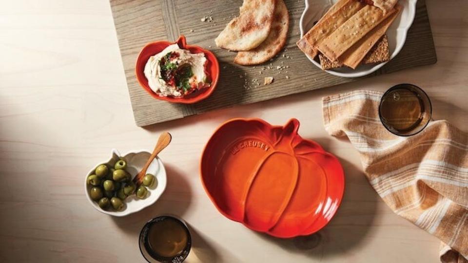 Best Wayfair gifts: Le Creuset plate