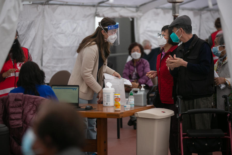 Elderly vaccination tent 