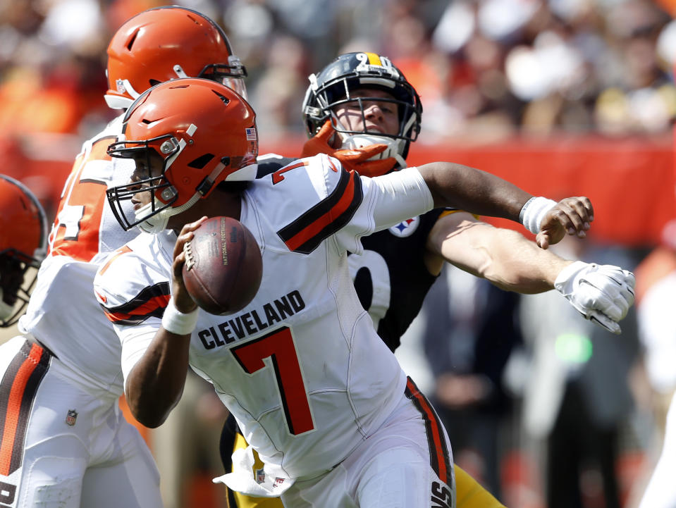 FILE - In this Sept. 10, 2017, file photo, Cleveland Browns quarterback DeShone Kizer (7) scrambles during the second half of an NFL football game against the Pittsburgh Steelers in Cleveland. Kizer was a second-round pick out of Notre Dame and beat out the likes of Brock Osweiler, Cody Kessler and Kevin Hogan to start the game at home. (AP Photo/Ron Schwane, File)