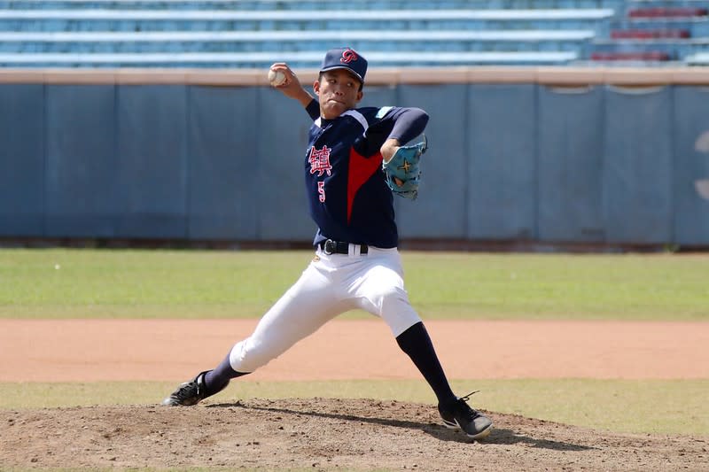 平鎮高中陽念希對美和高中先發5局無失分。(圖／學生棒球聯盟提供)