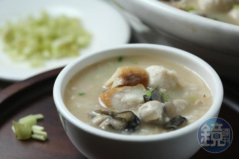 「台南旺海鮮料理餐廳」的「魠魚粥」集多樣海鮮的華美滋味於濃泔，極鮮美。（台南旺，1,680元／份）