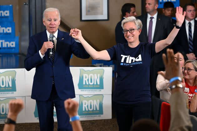 U.S. President Joe Biden introduces Democrat Tina Kotek at a reception in Portland, Oregon, on Oct. 14. (Photo: SAUL LOEB via Getty Images)