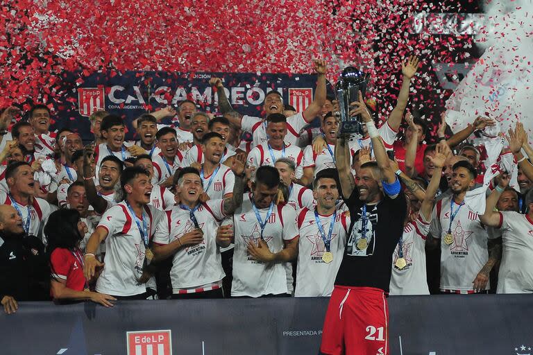 Estudiantes fue campeón de la Copa Argentina hace seis meses
