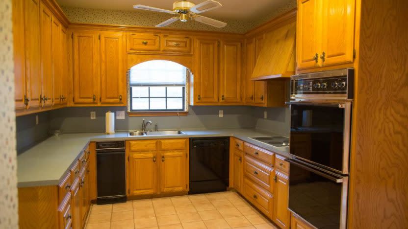 Cramped 80's kitchen before