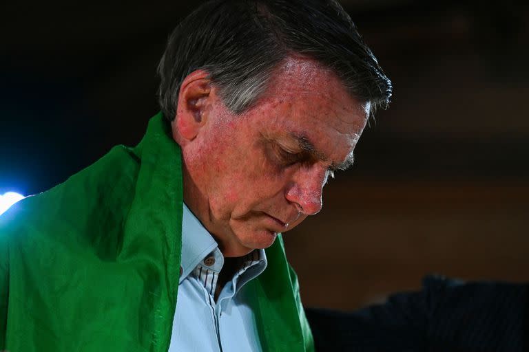 El expresidente de Brasil Jair Bolsonaro asiste a una conferencia de prensa en Dezerland Park en Orlando, Florida, el 31 de enero de 2023