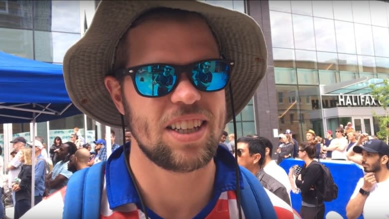 World Cup fans jam Argyle Street to watch France defeat Croatia 4-2