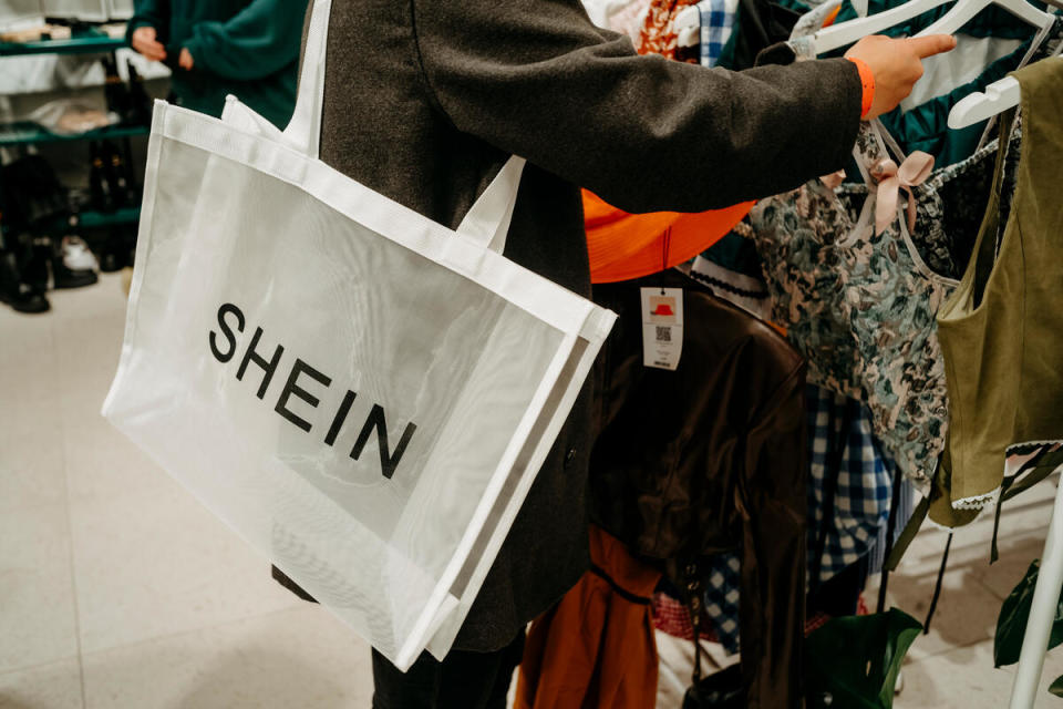 來自中國的快時尚品牌SHEIN，在近年來廣受年輕族群歡迎，營業額快速成長，至今已拓展至全球多個國家。