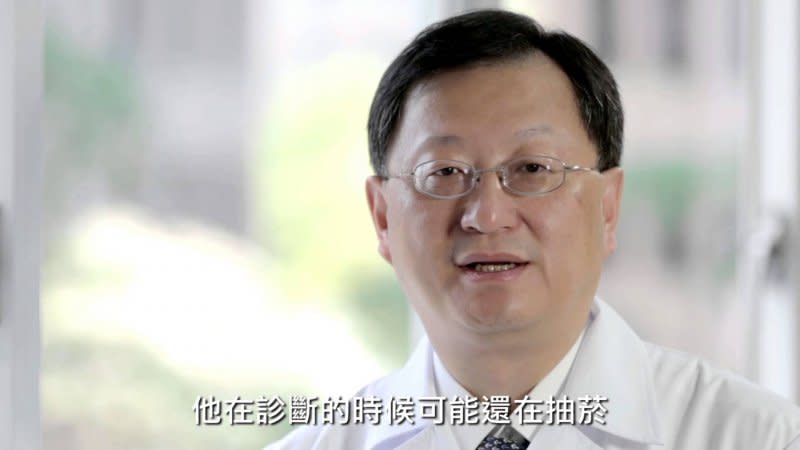 台灣胸腔暨重症加護醫學會理事長余忠仁表示，醫學中心重症醫師的工作負擔乃至於精神壓力，又是一般小型醫院重症醫師的數倍。（取自youtube）
