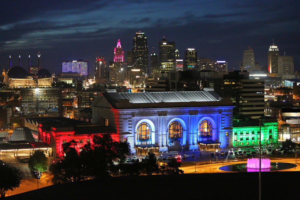 Kansas City Skyline at Night (Getty Images / iStockphoto)