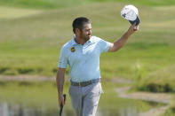 Louis Oosthuizen acknowledges the crowd on the 18th hole after finishing the final round of the 3M Open golf tournament in Blaine, Minn., Sunday, July 25, 2021. (AP Photo/Craig Lassig)