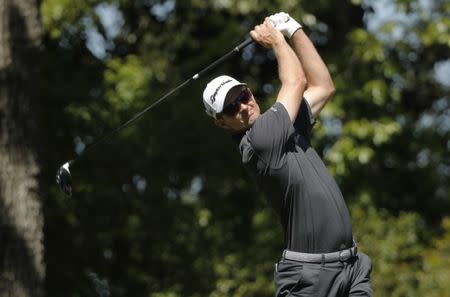 Justin Rose of England hits off the second tee in final round play during the 2017 Masters golf tournament at Augusta National Golf Club in Augusta, Georgia, U.S., April 9, 2017. REUTERS/Jonathan Ernst