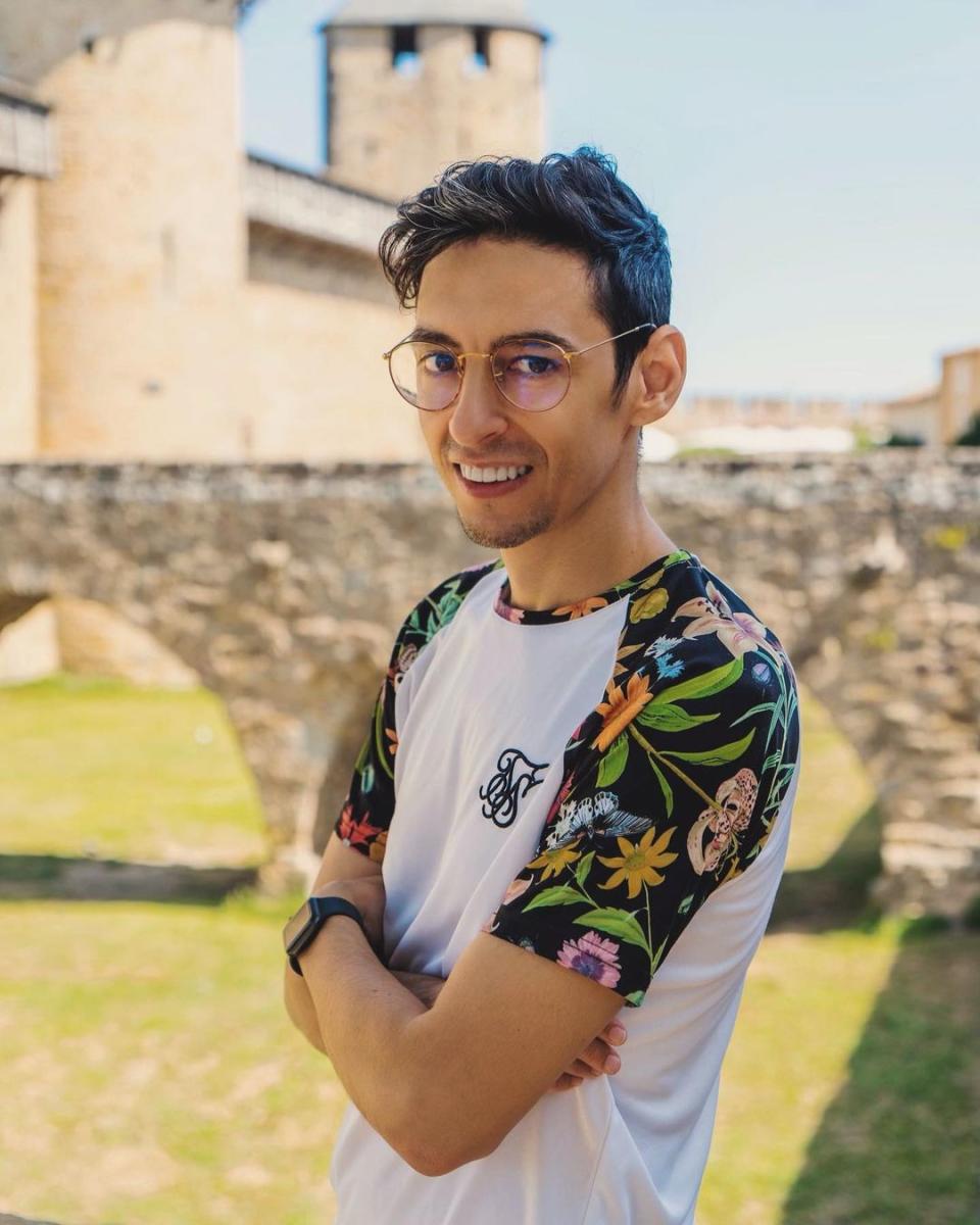 Mikecrack sube muchos vídeos junto a su amigo ElTrollino, que también vive en España. Este <em>youtuber</em> de más de 12 millones de suscriptores tiene su residencia en Villacañas (Toledo). (Foto: Instagram / <a href="http://www.instagram.com/p/CGA_Hl7hV0M/" rel="nofollow noopener" target="_blank" data-ylk="slk:@eltrollinoyt;elm:context_link;itc:0;sec:content-canvas" class="link ">@eltrollinoyt</a>).