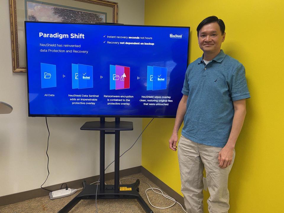 葉雲彬開發出NeuShield，透過保護資料的方式，協助企業抵禦勒索軟體的威脅。（記者李榮／攝影）