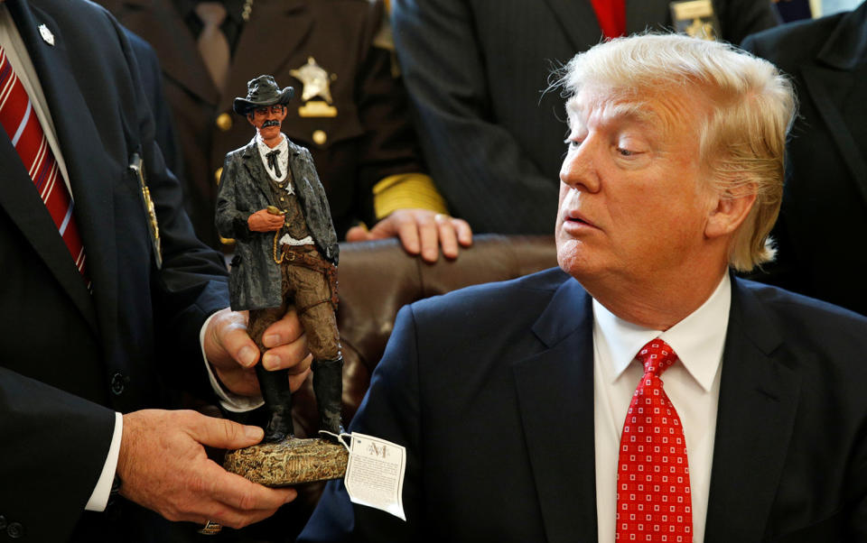 Trump meets with county sheriffs