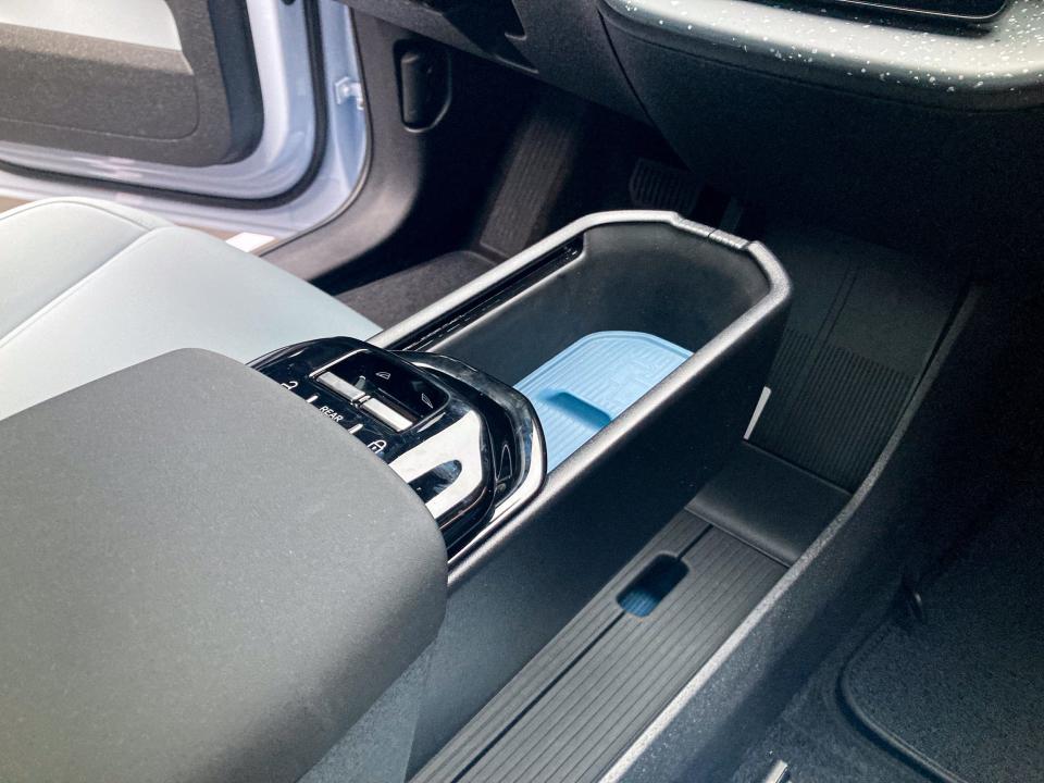 The central armrest of the Volvo EX30.