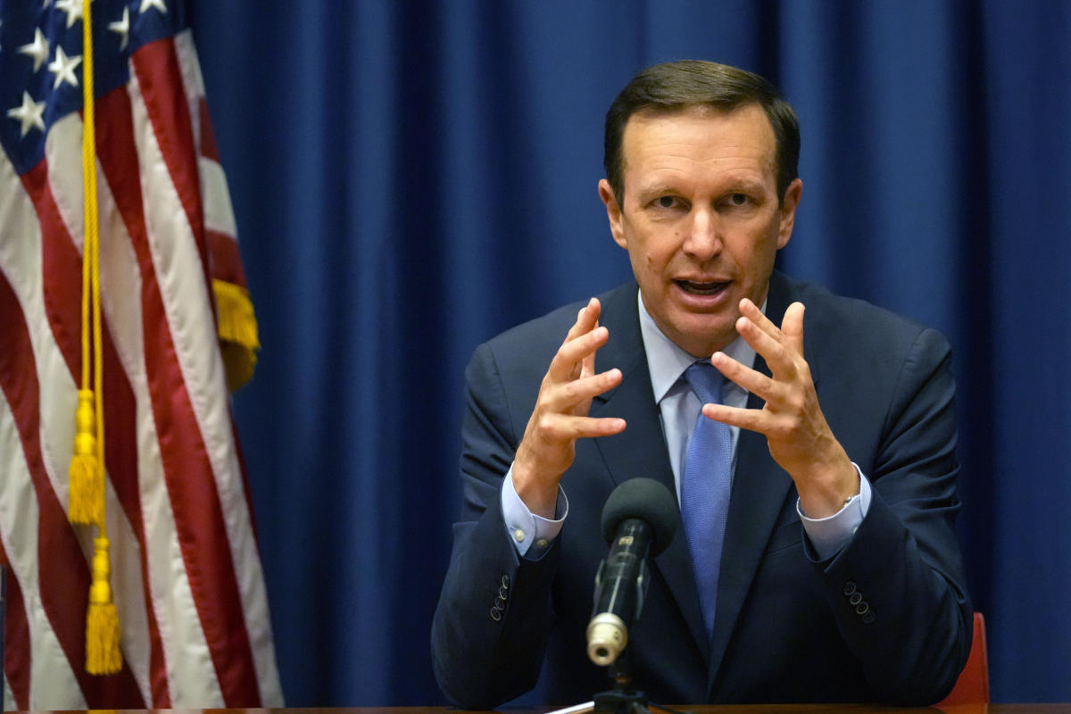 Sen. Chris Murphy ‘Open’ to Laddered CR Despite Gimmicky Label