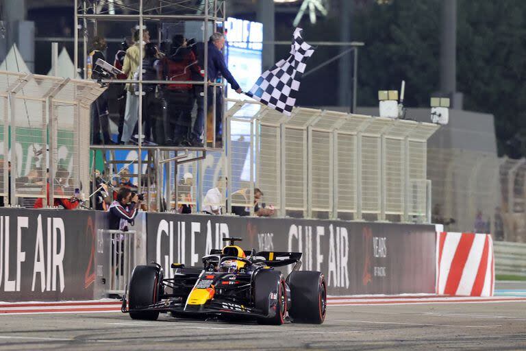 Los últimos metros del Gran Premio de Bahrein de Fórmula 1, con Max Verstappen adelante: así fue desde el comienzo
