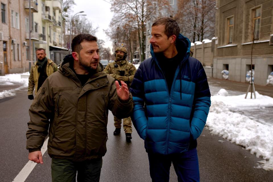 Bear Grylls & President Zelenskyy walking on Kyiv street