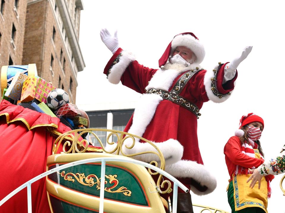 Santa mask Macy's Thanksgiving Day Parade