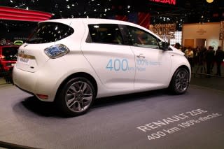 Longer-range Renault Zoe electric car, introduced at 2016 Paris Motor Show