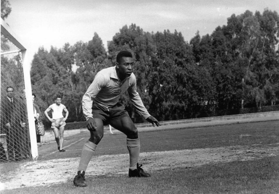 Pele as a goalkeeper during a training session in 1963 (Getty Images)