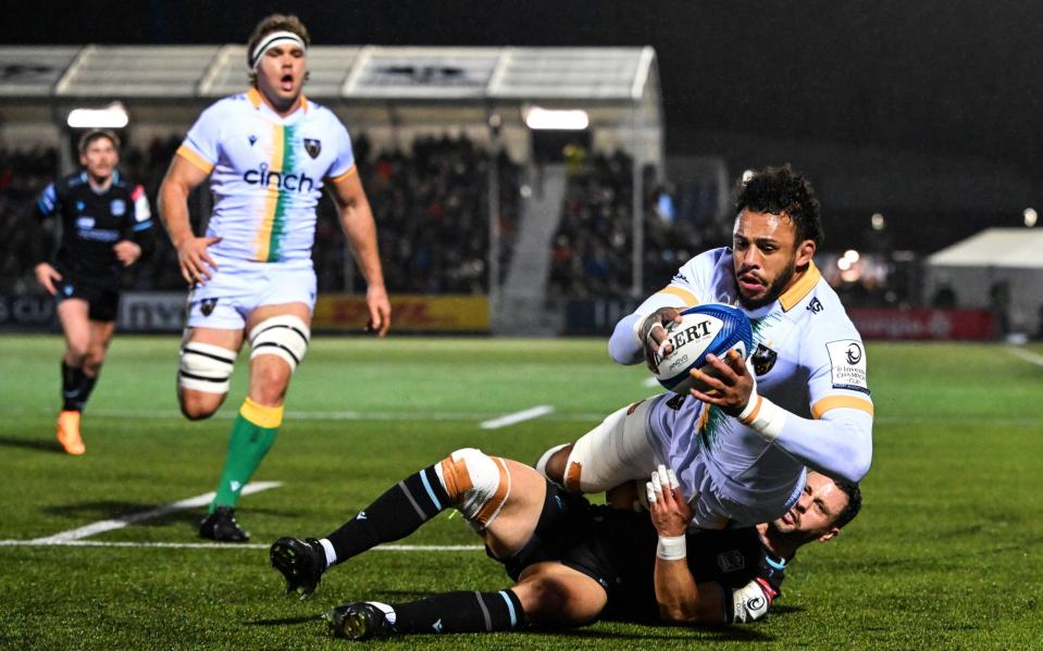 Northampton's Courtney Lawes scores their first try Investec Champions Cup Round 1, Scotstoun, Glasgow