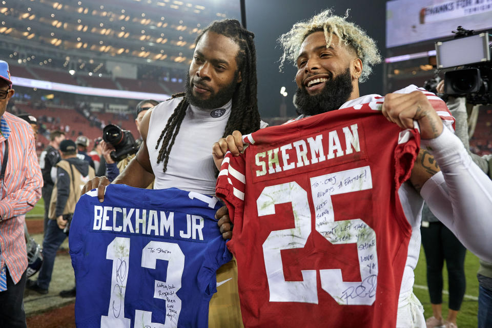 The NFL wants to ban these postgame jersey exchanges this season because of the coronavirus. (Robin Alam/Getty Images)