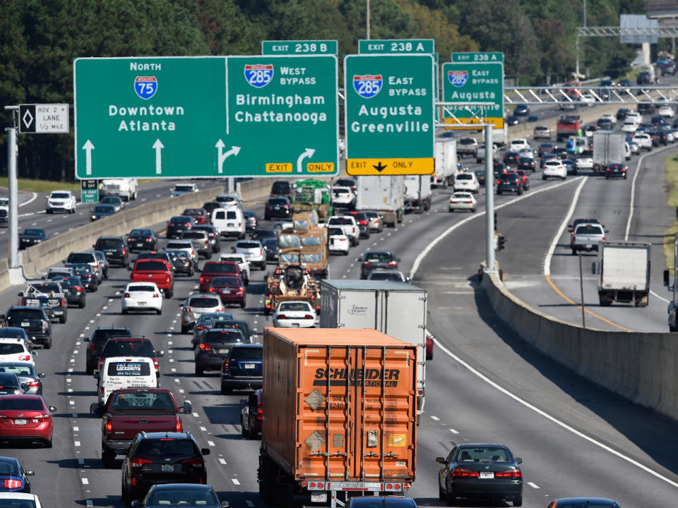 Platz 9: Stärkeres Verkehrsaufkommen – das kennen auch die Autofahrer in Atlanta nur zu gut. 70,8 Stunden verbringen Bürger des US-Bundesstaats Georgia im Schnitt jährlich in ihrem Fahrzeug. (Bild-Copyright: Mike Stewart/AP Photo)