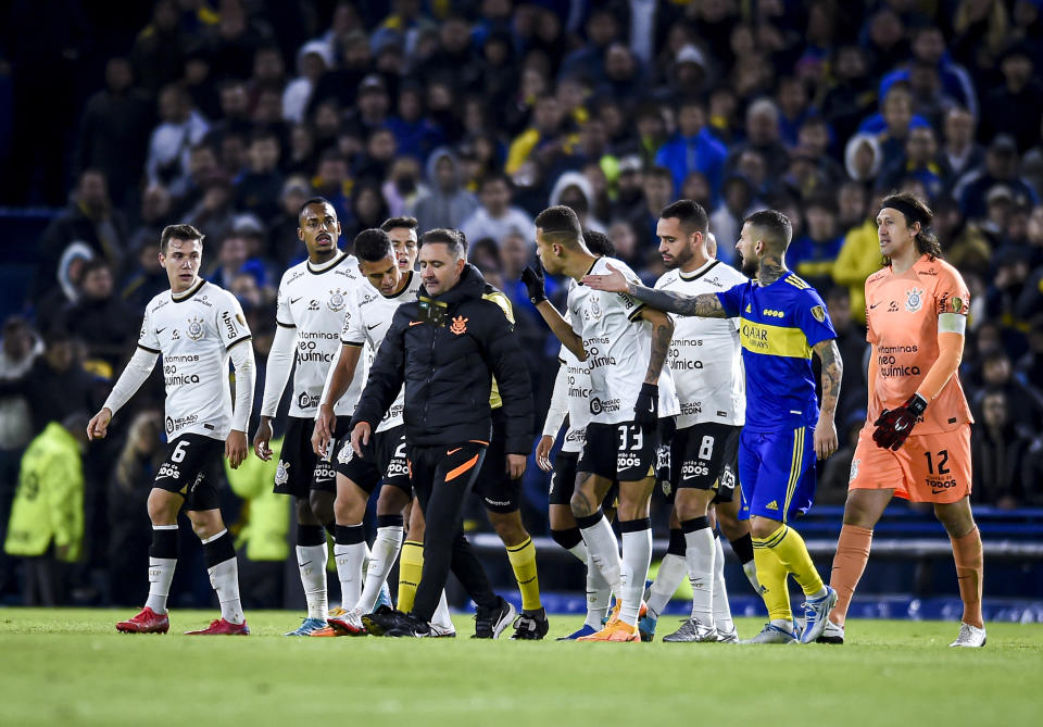 Jogo entre Boca Juniors e Corinthians, pela Libertadores, ficou marcado por connfus&#xf5;es (Foto: Marcelo Endelli/Getty Images)