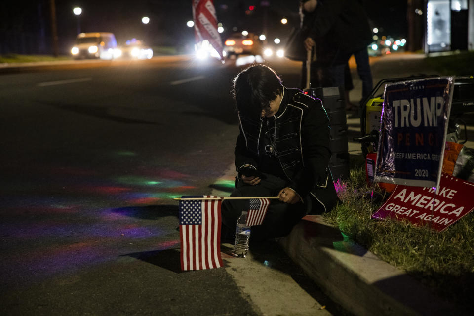 Seguidores de Trump manifiestan su apoyo a las puertas del hospital