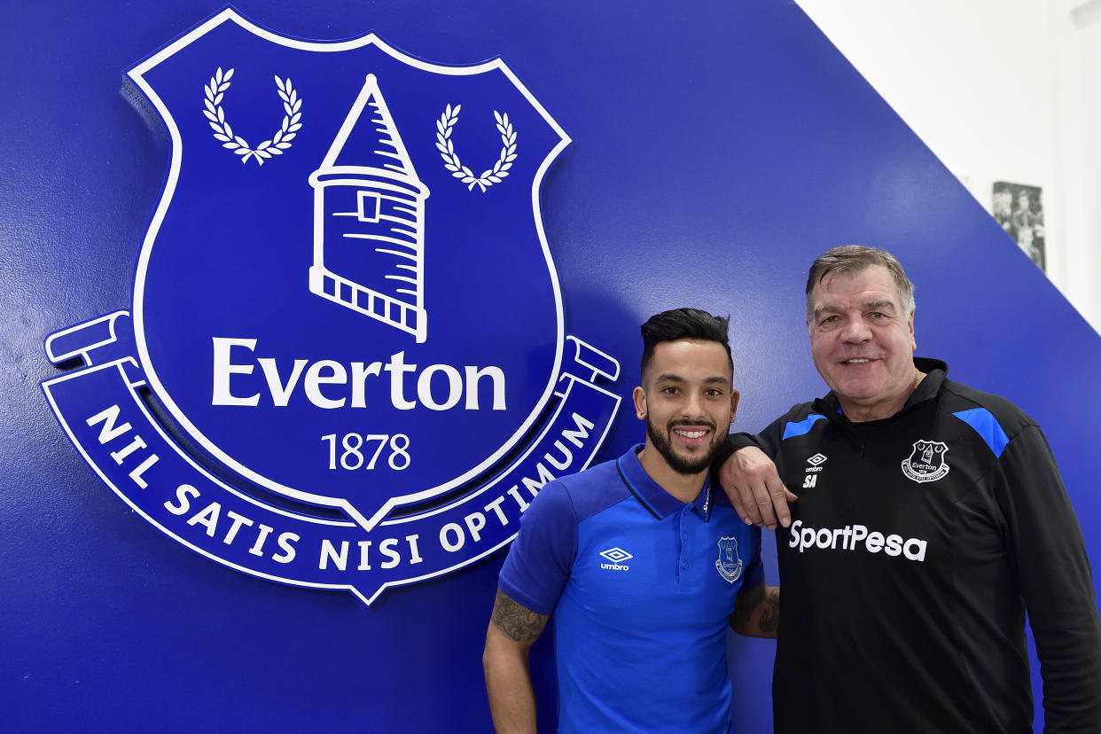 Everton unveiled Theo Walcott, its newest signing, alongside manager Sam Allardyce. (Getty)