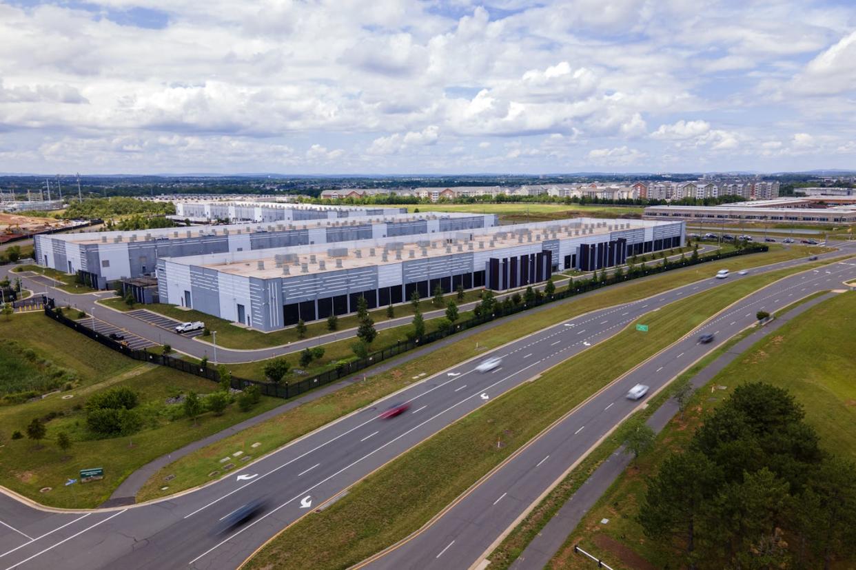 A data center in Ashburn, Va., the heart of so-called Data Center Alley. <a href="https://newsroom.ap.org/detail/TheCloud/033fbfc973774aa98c3a15f11b5855e9/photo" rel="nofollow noopener" target="_blank" data-ylk="slk:AP Photo/Ted Shaffrey;elm:context_link;itc:0;sec:content-canvas" class="link ">AP Photo/Ted Shaffrey</a>