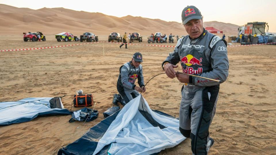 Rallye Dakar: Sainz zufrieden, aber vorsichtig