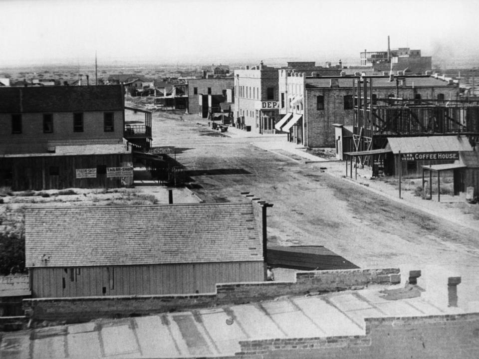 The business district on Fremont Street in 1906.