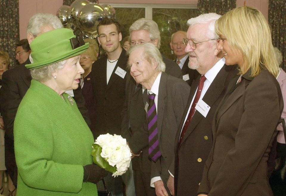 Bernard Cribbins meeting the Queen at Children’s Trust in Tadworth, Surrey in 2004 (PA Wire)