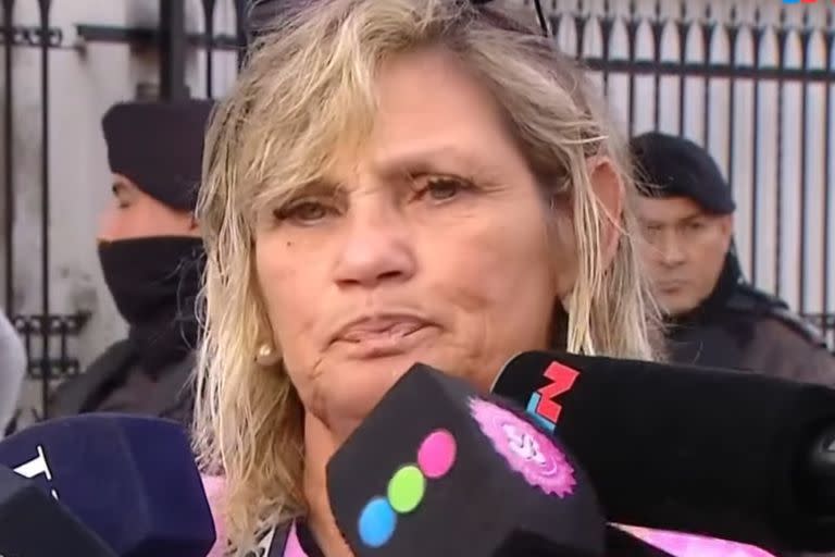 Claudia Valenzuela habló ante la prensa (Captura video)